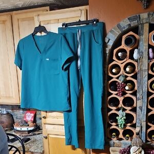 Figs Hunter Green Scrubs Scrub Set